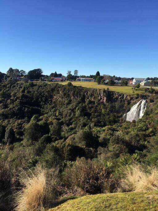 Waratah Waterfall Retreat Unit 1 Free Pay Tv In Two Rooms Free Wifi Zewnętrze zdjęcie